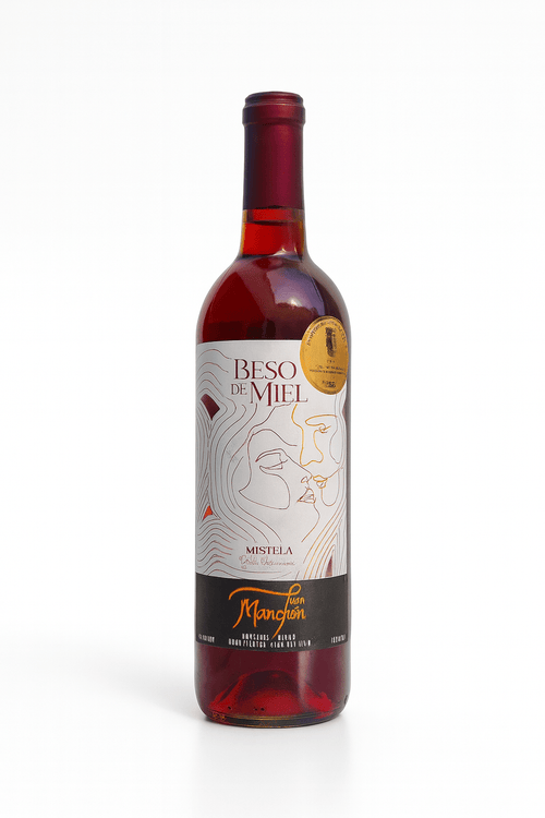 Beso de Miel Mistela 2018 sobre fondo blanco